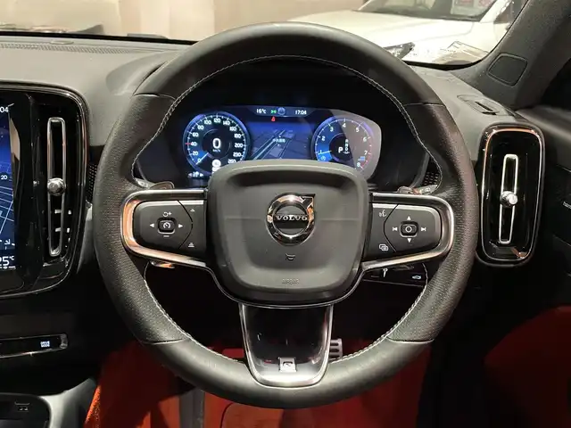 ボルボ ＸＣ４０ T4 AWD Rデザイン 道央・札幌 2019(令1)年 3.1万km グレー 電動パノラマガラスサンルーフ/harman/kardonサラウンド/インテリセーフ/　・ACC/　・パイロットアシスト/　・LKA/　・BLIS/　・LCMA/　・CTA/　・360°カメラ/　・パークアシストパイロット/ハーフレザーシ―ト/シートヒーター/ステアリングヒーター/純正HDDナビ/フルセグTV/USB/Bluetooth/LEDヘッドライト/ワイヤレスチャージング/パワーテールゲート