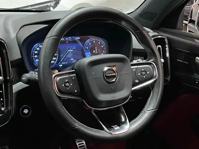 ボルボ ＸＣ４０ T4 AWD Rデザイン 道央・札幌 2019(令1)年 3.1万km グレー 電動パノラマガラスサンルーフ/harman/kardonサラウンド/インテリセーフ/　・ACC/　・パイロットアシスト/　・LKA/　・BLIS/　・LCMA/　・CTA/　・360°カメラ/　・パークアシストパイロット/ハーフレザーシ―ト/シートヒーター/ステアリングヒーター/純正HDDナビ/フルセグTV/USB/Bluetooth/LEDヘッドライト/ワイヤレスチャージング/パワーテールゲート