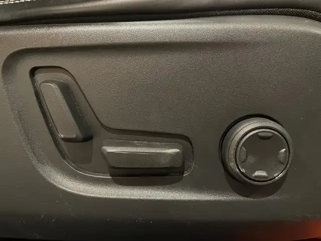 ボルボ ＸＣ４０ T4 AWD Rデザイン 道央・札幌 2019(令1)年 3.1万km グレー 電動パノラマガラスサンルーフ/harman/kardonサラウンド/インテリセーフ/　・ACC/　・パイロットアシスト/　・LKA/　・BLIS/　・LCMA/　・CTA/　・360°カメラ/　・パークアシストパイロット/ハーフレザーシ―ト/シートヒーター/ステアリングヒーター/純正HDDナビ/フルセグTV/USB/Bluetooth/LEDヘッドライト/ワイヤレスチャージング/パワーテールゲート