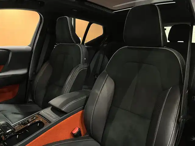 ボルボ ＸＣ４０ T4 AWD Rデザイン 道央・札幌 2019(令1)年 3.1万km グレー 電動パノラマガラスサンルーフ/harman/kardonサラウンド/インテリセーフ/　・ACC/　・パイロットアシスト/　・LKA/　・BLIS/　・LCMA/　・CTA/　・360°カメラ/　・パークアシストパイロット/ハーフレザーシ―ト/シートヒーター/ステアリングヒーター/純正HDDナビ/フルセグTV/USB/Bluetooth/LEDヘッドライト/ワイヤレスチャージング/パワーテールゲート