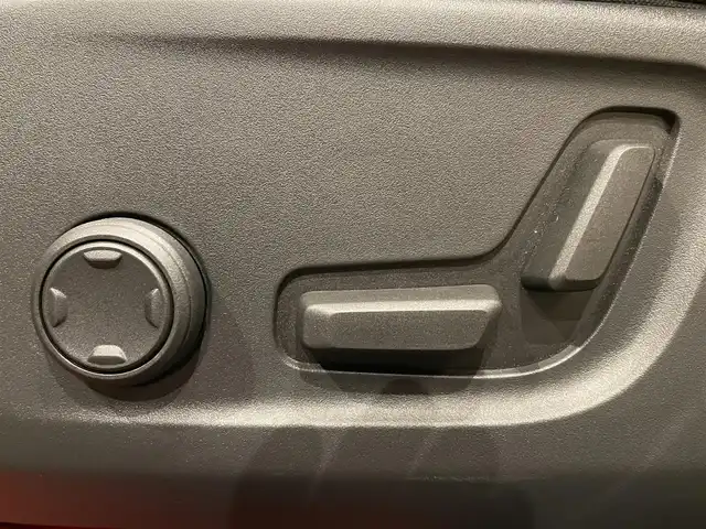 ボルボ ＸＣ４０ T4 AWD Rデザイン 道央・札幌 2019(令1)年 3.1万km グレー 電動パノラマガラスサンルーフ/harman/kardonサラウンド/インテリセーフ/　・ACC/　・パイロットアシスト/　・LKA/　・BLIS/　・LCMA/　・CTA/　・360°カメラ/　・パークアシストパイロット/ハーフレザーシ―ト/シートヒーター/ステアリングヒーター/純正HDDナビ/フルセグTV/USB/Bluetooth/LEDヘッドライト/ワイヤレスチャージング/パワーテールゲート