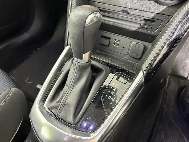 マツダ デミオ XD 佐賀県 2015(平27)年 9.9万km スノーフレイクホワイトパールマイカ 純正７型ナビ/（フルセグTV/CD/DVD/Bluetooth/USB/AM/FM）/衝突軽減システム/バックカメラ/クルーズコントロール/前後ドライブレコーダー/純正15インチアルミホイール/純正フロアマット/ＬＥＤヘッドライト/オートライト/フォグライト/ＭＴ付ＡＴ/ビルトインＥＴＣ/スマートキー/スペアキー×１/ドアバイザー/アイソフィックス/横滑り防止装置/アイドリングストップ