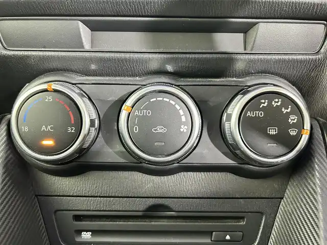 マツダ デミオ XD 佐賀県 2015(平27)年 9.9万km スノーフレイクホワイトパールマイカ 純正７型ナビ/（フルセグTV/CD/DVD/Bluetooth/USB/AM/FM）/衝突軽減システム/バックカメラ/クルーズコントロール/前後ドライブレコーダー/純正15インチアルミホイール/純正フロアマット/ＬＥＤヘッドライト/オートライト/フォグライト/ＭＴ付ＡＴ/ビルトインＥＴＣ/スマートキー/スペアキー×１/ドアバイザー/アイソフィックス/横滑り防止装置/アイドリングストップ