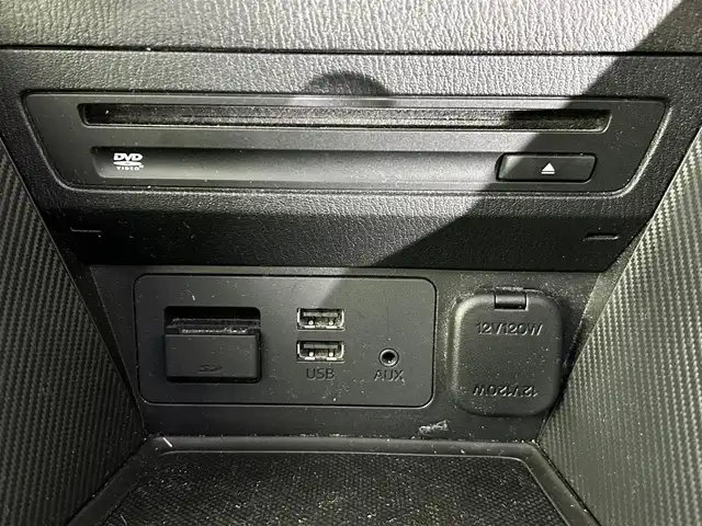 マツダ デミオ XD 佐賀県 2015(平27)年 9.9万km スノーフレイクホワイトパールマイカ 純正７型ナビ/（フルセグTV/CD/DVD/Bluetooth/USB/AM/FM）/衝突軽減システム/バックカメラ/クルーズコントロール/前後ドライブレコーダー/純正15インチアルミホイール/純正フロアマット/ＬＥＤヘッドライト/オートライト/フォグライト/ＭＴ付ＡＴ/ビルトインＥＴＣ/スマートキー/スペアキー×１/ドアバイザー/アイソフィックス/横滑り防止装置/アイドリングストップ