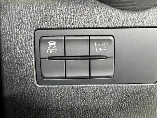 マツダ デミオ XD 佐賀県 2015(平27)年 9.9万km スノーフレイクホワイトパールマイカ 純正７型ナビ/（フルセグTV/CD/DVD/Bluetooth/USB/AM/FM）/衝突軽減システム/バックカメラ/クルーズコントロール/前後ドライブレコーダー/純正15インチアルミホイール/純正フロアマット/ＬＥＤヘッドライト/オートライト/フォグライト/ＭＴ付ＡＴ/ビルトインＥＴＣ/スマートキー/スペアキー×１/ドアバイザー/アイソフィックス/横滑り防止装置/アイドリングストップ