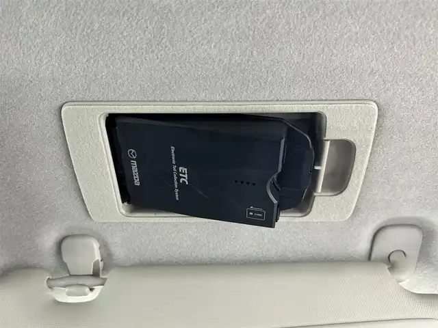 マツダ デミオ XD 佐賀県 2015(平27)年 9.9万km スノーフレイクホワイトパールマイカ 純正７型ナビ/（フルセグTV/CD/DVD/Bluetooth/USB/AM/FM）/衝突軽減システム/バックカメラ/クルーズコントロール/前後ドライブレコーダー/純正15インチアルミホイール/純正フロアマット/ＬＥＤヘッドライト/オートライト/フォグライト/ＭＴ付ＡＴ/ビルトインＥＴＣ/スマートキー/スペアキー×１/ドアバイザー/アイソフィックス/横滑り防止装置/アイドリングストップ