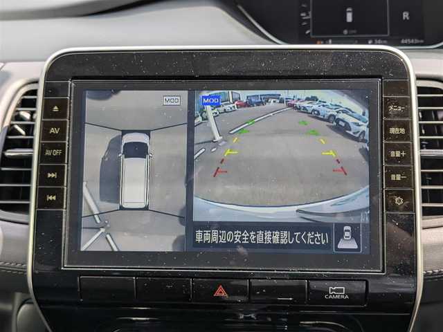 日産 セレナ ハイウェイスター V 千葉県 2020(令2)年 4.5万km ブリリアントホワイトパール プロパイロット/衝突被害軽減システム/レーダークルーズコントロール/純正SDナビ/・（フルセグTV/CD/DVD/Blu-ray/Bluetooth）/全方位カメラ/ビルトインETC/デジタルインナーミラー/ステアリングスイッチ/革巻きステアリング/両側パワースライドドア/オートLEDライト/電動格納ウィンカーミラー/スタッドレスタイヤ積込/純正フロアマット/スマートキー