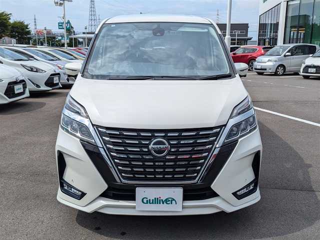 日産 セレナ ハイウェイスター V 千葉県 2020(令2)年 4.5万km ブリリアントホワイトパール プロパイロット/衝突被害軽減システム/レーダークルーズコントロール/純正SDナビ/・（フルセグTV/CD/DVD/Blu-ray/Bluetooth）/全方位カメラ/ビルトインETC/デジタルインナーミラー/ステアリングスイッチ/革巻きステアリング/両側パワースライドドア/オートLEDライト/電動格納ウィンカーミラー/スタッドレスタイヤ積込/純正フロアマット/スマートキー