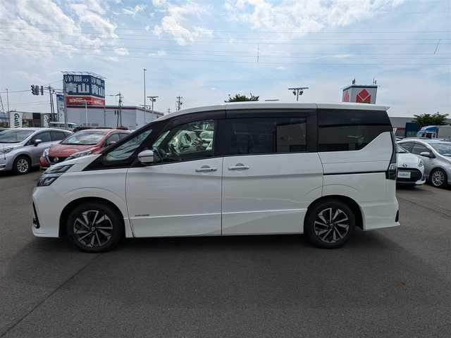 日産 セレナ ハイウェイスター V 千葉県 2020(令2)年 4.5万km ブリリアントホワイトパール プロパイロット/衝突被害軽減システム/レーダークルーズコントロール/純正SDナビ/・（フルセグTV/CD/DVD/Blu-ray/Bluetooth）/全方位カメラ/ビルトインETC/デジタルインナーミラー/ステアリングスイッチ/革巻きステアリング/両側パワースライドドア/オートLEDライト/電動格納ウィンカーミラー/スタッドレスタイヤ積込/純正フロアマット/スマートキー