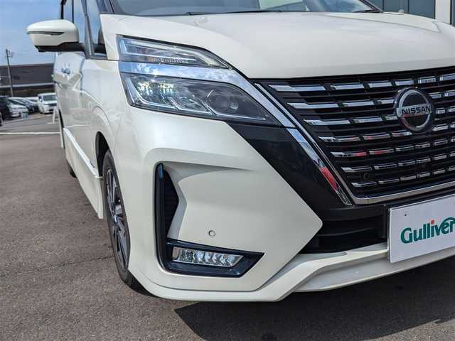 日産 セレナ ハイウェイスター V 千葉県 2020(令2)年 4.5万km ブリリアントホワイトパール プロパイロット/衝突被害軽減システム/レーダークルーズコントロール/純正SDナビ/・（フルセグTV/CD/DVD/Blu-ray/Bluetooth）/全方位カメラ/ビルトインETC/デジタルインナーミラー/ステアリングスイッチ/革巻きステアリング/両側パワースライドドア/オートLEDライト/電動格納ウィンカーミラー/スタッドレスタイヤ積込/純正フロアマット/スマートキー