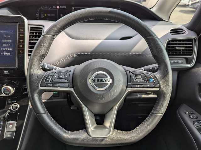 日産 セレナ ハイウェイスター V 千葉県 2020(令2)年 4.5万km ブリリアントホワイトパール プロパイロット/衝突被害軽減システム/レーダークルーズコントロール/純正SDナビ/・（フルセグTV/CD/DVD/Blu-ray/Bluetooth）/全方位カメラ/ビルトインETC/デジタルインナーミラー/ステアリングスイッチ/革巻きステアリング/両側パワースライドドア/オートLEDライト/電動格納ウィンカーミラー/スタッドレスタイヤ積込/純正フロアマット/スマートキー
