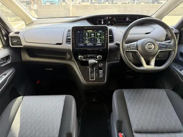 日産 セレナ ハイウェイスター V 兵庫県 2020(令2)年 4.5万km ブリリアントホワイトパール 純正ナビ/（CD/DVD/BT）/ビルトインETC/デジタルインナーミラー/全方位カメラ/衝突被害軽減システム/レーダークルーズコントロール/プロパイロット/LEDライト/オートライト/スマートキー/電動格納ミラー/純正フロアマット/ドアバイザー