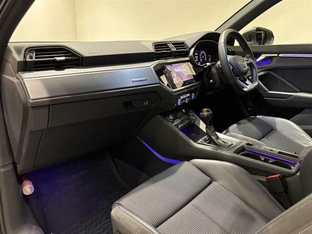 アウディ Ｑ３ SB 35TFSI Sライン 愛知県 2020(令2)年 2万km グレー バーチャルコクピット　/ハーフレザー　/シートヒーター　/ＭＭＩナビゲーション　/Ｂｌｕｅｔｏｏｔｈ　/３６０度カメラ　/ＡＣＣ　/ＬＫＡ　/ＢＳＭ　/ワイヤレスチャージ　/ドライブレコーダー　/ＥＴＣ２．０/アイドリングストップ/パワーバックドア/プッシュスタート/ウィンカーミラー