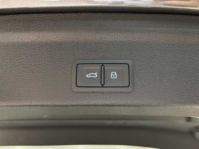 アウディ Ｑ３ SB 35TFSI Sライン 愛知県 2020(令2)年 2万km グレー バーチャルコクピット　/ハーフレザー　/シートヒーター　/ＭＭＩナビゲーション　/Ｂｌｕｅｔｏｏｔｈ　/３６０度カメラ　/ＡＣＣ　/ＬＫＡ　/ＢＳＭ　/ワイヤレスチャージ　/ドライブレコーダー　/ＥＴＣ２．０/アイドリングストップ/パワーバックドア/プッシュスタート/ウィンカーミラー