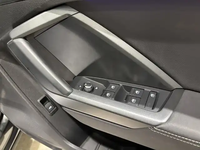 アウディ Ｑ３ SB 35TFSI Sライン 愛知県 2020(令2)年 2万km グレー バーチャルコクピット　/ハーフレザー　/シートヒーター　/ＭＭＩナビゲーション　/Ｂｌｕｅｔｏｏｔｈ　/３６０度カメラ　/ＡＣＣ　/ＬＫＡ　/ＢＳＭ　/ワイヤレスチャージ　/ドライブレコーダー　/ＥＴＣ２．０/アイドリングストップ/パワーバックドア/プッシュスタート/ウィンカーミラー