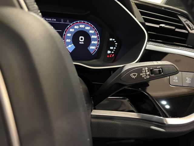 アウディ Ｑ３ SB 35TFSI Sライン 愛知県 2020(令2)年 2万km グレー バーチャルコクピット　/ハーフレザー　/シートヒーター　/ＭＭＩナビゲーション　/Ｂｌｕｅｔｏｏｔｈ　/３６０度カメラ　/ＡＣＣ　/ＬＫＡ　/ＢＳＭ　/ワイヤレスチャージ　/ドライブレコーダー　/ＥＴＣ２．０/アイドリングストップ/パワーバックドア/プッシュスタート/ウィンカーミラー