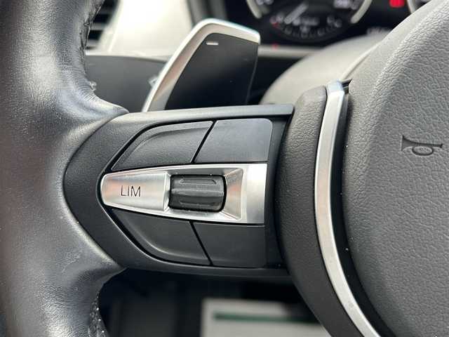 ＢＭＷ Ｘ１ xDrive 18d Mスポーツ 山形県 2019(平31)年 2.9万km サファイアブラックP コンフォートＰＫＧ/純正ナビ・ＢＴ・ＵＳＢ/バックカメラ/純正１９インチＡＷ/コンフォートアクセス/インテリジェントセーフティ/レーンキープ/シートヒーター/パワーシート/パワーバックドア/マニュアルモード付ＡＴ/パドルシフト/プッシュスタート/ミラー一体型ＥＴＣ/ダウンヒルアシスト/前後コーナーセンサー/アイドリングストップ/ＬＥＤヘッドライト/バックフォグ/リアガラススモークフィルム施工済/オートライト・デュアルオートエアコン