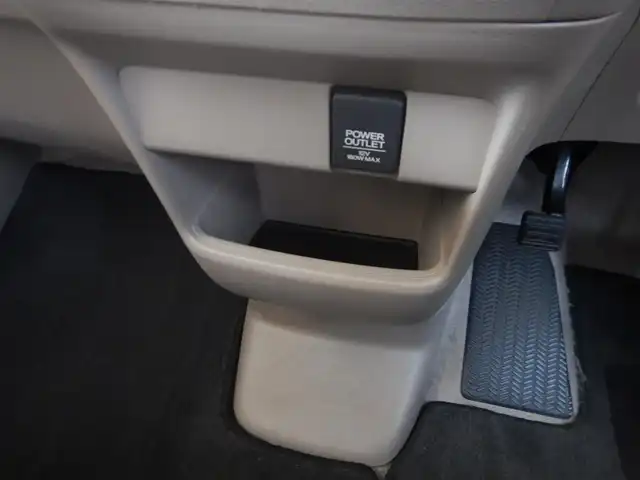 ホンダ Ｎ ＢＯＸ ＋ G Lパッケージ 静岡県 2014(平26)年 7.2万km ヒダマリアイボリーパール ワンオーナー/横滑り防止装置/福祉車両/・スローパー/電動ウインチ/・リモコン付き/純正CDオーディオ/・CX-128C/SEIN STREET INNOVATION 14インチアルミホイール/・LIGHT WEIGHT CONCEPT/純正フロアマット/ドアバイザー/ヘッドライトレベライザー/ISOFIX/電動格納ミラー/プッシュスタート/スマートキー×2/取扱説明書/新車保証書