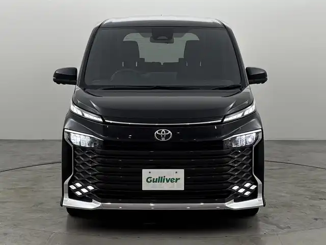 トヨタ ヴォクシー S－Z 福岡県 2025(令7)年 0.1万km グリッターブラックガラスフレーク 純正ＤＡナビ（フルセグＴＶ）　/全方位カメラ　/ビルトインＥＴＣ２．０　/ＡＣＣ　/コーナーセンサー　/衝突被害軽減ブレーキ　/レーンキープ　/ＰＫＳＢ　/パーキングアシスト　/両側電動スライドドア　/純正１７インチＡＷ