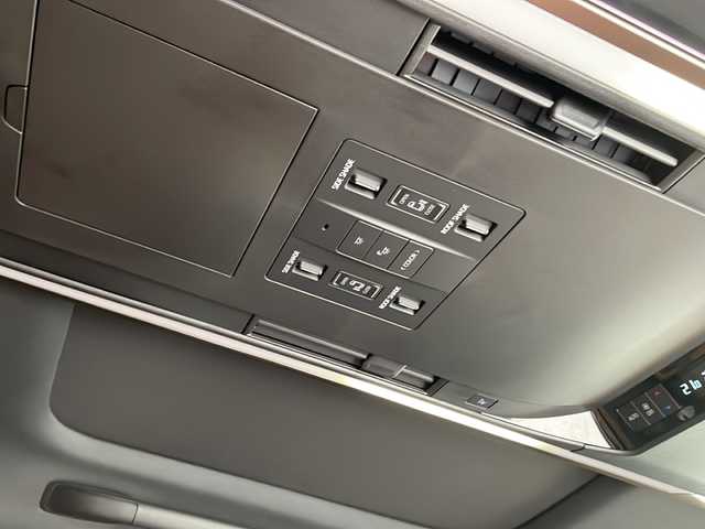 トヨタ ヴェルファイア Z プレミア 東京都 2024(令6)年 0.9万km プラチナホワイトパールマイカ ワンオーナー/新車時保証書　整備記録簿/ユーザーガイド/セーフティーセンス/トヨタチームメイト/14インチディスプレイオーディオ/純正ナビ/フルセグTV【走行中映ります】/USB/BT/Miracast/AppleCarplay/パノラミックビューモニター　ETC【2.0】/デジタルインナーミラー/ヘッドアップディスプレイ/ドライブレコーダー【前後】/AC100V100W/左右独立ムーンルーフ　レザーシート/前席後席シートヒーター/ベンチレーター/パワーシート【運転席メモリー付】/両側パワースライドドア/パワーバックドア/3眼LEDヘッドライト/スマートキー×２/サイド/カーテン/ニーエアバック/純正19インチアルミ