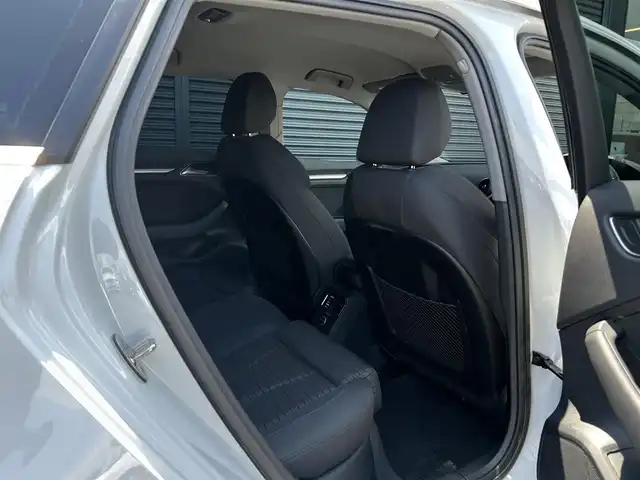 アウディ Ａ３ SB 30TFSI スポーツ 茨城県 2019(平31)年 2.8万km グレイシアホワイトメタリック アシスタンスＰＫＧ　/サイドアシスト　/レーンアシスト　/リヤクロストラフィックアシスト　/ハイビームアシスト　/ＡＣＣ　/コンビニエンスＰＫＧ　/アドバンストキー　/Ｂカメラ　/バーチャルＣＰ　/ナビ　/ＴＶ　/BT/DVD/CD/シートヒーター/ETC/禁煙車