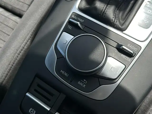 アウディ Ａ３ SB 30TFSI スポーツ 茨城県 2019(平31)年 2.8万km グレイシアホワイトメタリック アシスタンスＰＫＧ　/サイドアシスト　/レーンアシスト　/リヤクロストラフィックアシスト　/ハイビームアシスト　/ＡＣＣ　/コンビニエンスＰＫＧ　/アドバンストキー　/Ｂカメラ　/バーチャルＣＰ　/ナビ　/ＴＶ　/BT/DVD/CD/シートヒーター/ETC/禁煙車