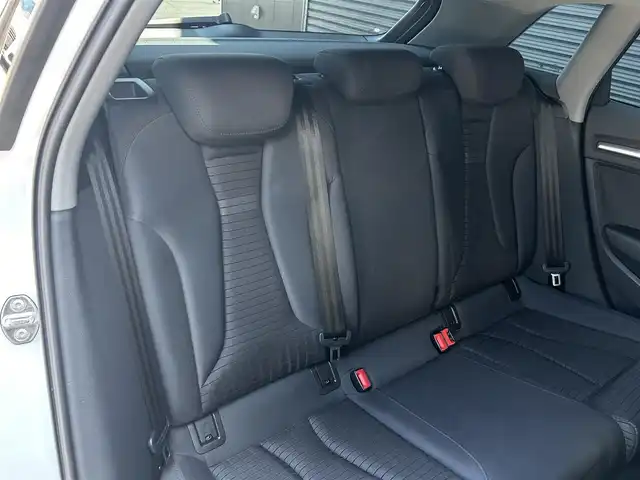 アウディ Ａ３ SB 30TFSI スポーツ 茨城県 2019(平31)年 2.8万km グレイシアホワイトメタリック アシスタンスＰＫＧ　/サイドアシスト　/レーンアシスト　/リヤクロストラフィックアシスト　/ハイビームアシスト　/ＡＣＣ　/コンビニエンスＰＫＧ　/アドバンストキー　/Ｂカメラ　/バーチャルＣＰ　/ナビ　/ＴＶ　/BT/DVD/CD/シートヒーター/ETC/禁煙車