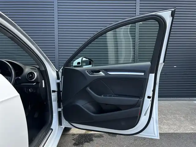 アウディ Ａ３ SB 30TFSI スポーツ 茨城県 2019(平31)年 2.8万km グレイシアホワイトメタリック アシスタンスＰＫＧ　/サイドアシスト　/レーンアシスト　/リヤクロストラフィックアシスト　/ハイビームアシスト　/ＡＣＣ　/コンビニエンスＰＫＧ　/アドバンストキー　/Ｂカメラ　/バーチャルＣＰ　/ナビ　/ＴＶ　/BT/DVD/CD/シートヒーター/ETC/禁煙車