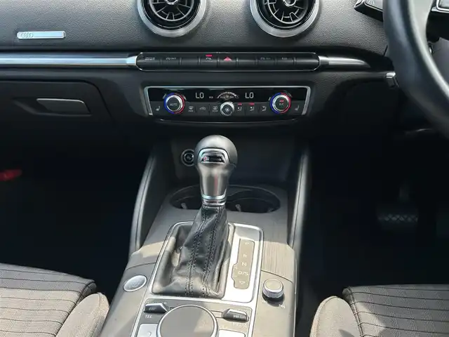 アウディ Ａ３ SB 30TFSI スポーツ 茨城県 2019(平31)年 2.8万km グレイシアホワイトメタリック アシスタンスＰＫＧ　/サイドアシスト　/レーンアシスト　/リヤクロストラフィックアシスト　/ハイビームアシスト　/ＡＣＣ　/コンビニエンスＰＫＧ　/アドバンストキー　/Ｂカメラ　/バーチャルＣＰ　/ナビ　/ＴＶ　/BT/DVD/CD/シートヒーター/ETC/禁煙車