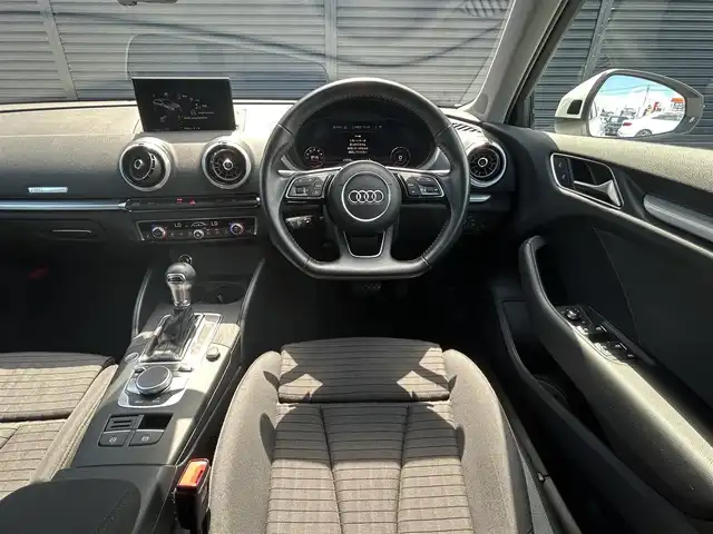 アウディ Ａ３ SB 30TFSI スポーツ 茨城県 2019(平31)年 2.8万km グレイシアホワイトメタリック アシスタンスＰＫＧ　/サイドアシスト　/レーンアシスト　/リヤクロストラフィックアシスト　/ハイビームアシスト　/ＡＣＣ　/コンビニエンスＰＫＧ　/アドバンストキー　/Ｂカメラ　/バーチャルＣＰ　/ナビ　/ＴＶ　/BT/DVD/CD/シートヒーター/ETC/禁煙車