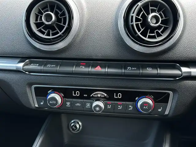 アウディ Ａ３ SB 30TFSI スポーツ 茨城県 2019(平31)年 2.8万km グレイシアホワイトメタリック アシスタンスＰＫＧ　/サイドアシスト　/レーンアシスト　/リヤクロストラフィックアシスト　/ハイビームアシスト　/ＡＣＣ　/コンビニエンスＰＫＧ　/アドバンストキー　/Ｂカメラ　/バーチャルＣＰ　/ナビ　/ＴＶ　/BT/DVD/CD/シートヒーター/ETC/禁煙車