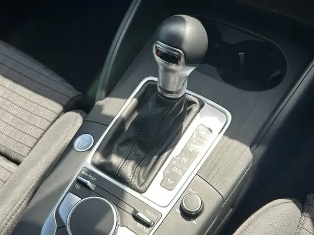 アウディ Ａ３ SB 30TFSI スポーツ 茨城県 2019(平31)年 2.8万km グレイシアホワイトメタリック アシスタンスＰＫＧ　/サイドアシスト　/レーンアシスト　/リヤクロストラフィックアシスト　/ハイビームアシスト　/ＡＣＣ　/コンビニエンスＰＫＧ　/アドバンストキー　/Ｂカメラ　/バーチャルＣＰ　/ナビ　/ＴＶ　/BT/DVD/CD/シートヒーター/ETC/禁煙車