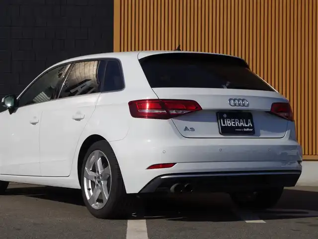 アウディ Ａ３ SB 30TFSI スポーツ 埼玉県 2019(平31)年 2.8万km グレイシアホワイトメタリック アダプティブクルーズコントロール/コンビニエンスパッケージ/アシスタンスパッケージ/バーチャルコックピット/CarPlay/パークセンサー/ブラインドスポットモニター/バックカメラ/純正ナビ/前後ドラレコ/ETC/Bluetooth/フルセグTV/シートヒーター