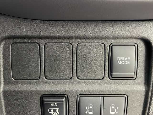 日産 セレナ e－パワー ハイウェイスター V 埼玉県 2020(令2)年 7.3万km ダイヤモンドブラック 純正SD10型ナビ/（BT/CD/DVD/AM/FM/Apple CarPlay/Android Auto）/アラウンドビューモニター/プロパイロット/両側パワースライドドア/左側ハンズフリー/前方ドライブレコーダー/ビルトインETC/純正アルミホイール/純正フロアマット/LEDライト