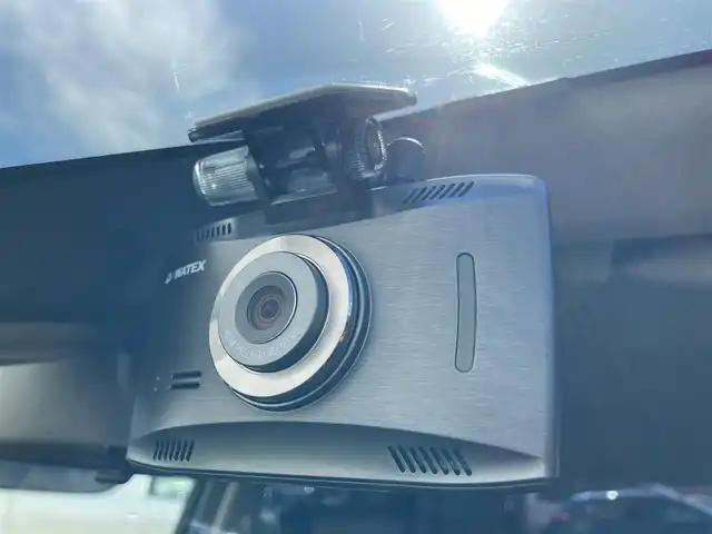 ダイハツ キャスト スタイル GターボプライムコレSAⅢ 静岡県 2019(平31)年 1.8万km ダークエメラルドマイカ ストラーダナビ/フルセグTV/バックカメラ/ビルトインETC/ドライブレコーダー/コーナーセンサー/スマートアシストIII/・衝突回避支援ブレーキ機能/・衝突警報機能/・車線逸脱警報機能/・誤発進抑制制御機能/・先行車発進お知らせ機能/・オートハイビーム/IC付ターボ/LEDヘッドランプ/本革巻きステアリング/ステアリングスイッチ/前席シートヒーター/マルチフォルケッタTRS15インチAW/キーフリーシステム/プッシュボタンスタート/禁煙車
