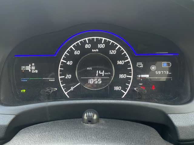 日産 ノート e－パワー X 福岡県 2016(平28)年 6万km ホワイト 純正ナビ/ワンセグTV/バックカメラ/ETC/レーンキープアシスト/スマートキー/スペアキー×1/純正フロアマット/純正AW/取扱説明書/保証書