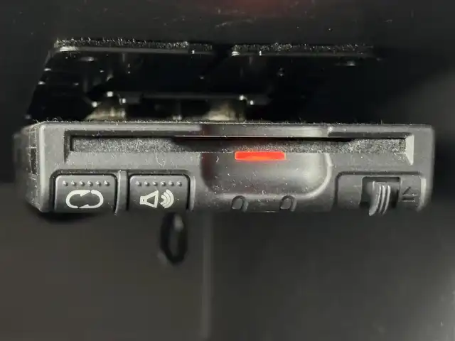 日産 ノート e－パワー X 福岡県 2016(平28)年 6万km ホワイト 純正ナビ（ワンセグＴＶ）　/エマージェンシーブレーキ　/レーンキープ　/コーナーセンサー　/車両接近通報装置　/横滑り防止装置　/オートライト　/ドライブモード　/ＥＴＣ　/純正１４型アルミホイール　/純正フロアマット