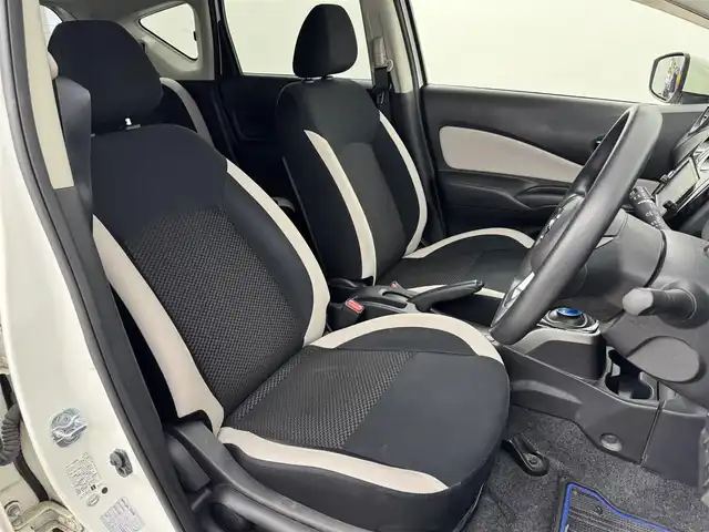 日産 ノート e－パワー X 福岡県 2016(平28)年 6万km ホワイト 純正ナビ（ワンセグＴＶ）　/エマージェンシーブレーキ　/レーンキープ　/コーナーセンサー　/車両接近通報装置　/横滑り防止装置　/オートライト　/ドライブモード　/ＥＴＣ　/純正１４型アルミホイール　/純正フロアマット