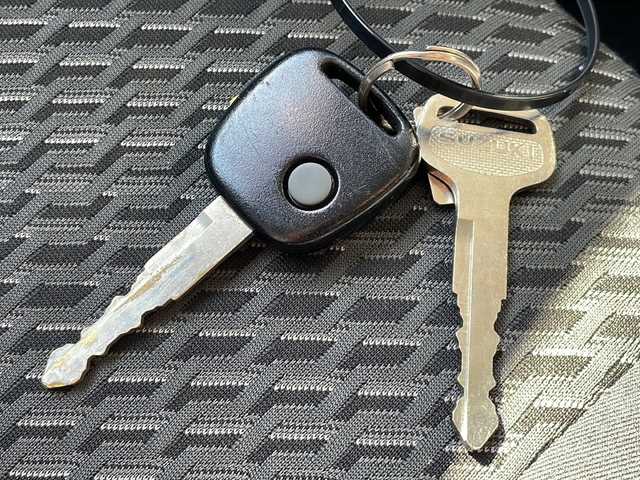 スズキ ジムニー XG 長野県 2014(平26)年 9.4万km シルキーシルバーメタリック ４WD/社外CD/社外16インチアルミ/ホイール付き冬タイヤ積込/背面タイヤ/保証書・取説/スペアキー