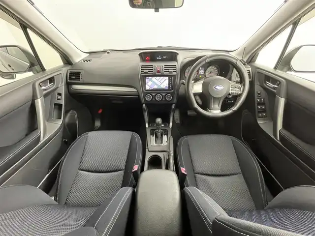 スバル フォレスター 2．0i－S アイサイト 道央・札幌 2014(平26)年 7.1万km クリスタルブラックシリカ ・４WD/・パナソニックナビゲーション/　ＣＤ／ＤＶＤ／フルセグ／ｉＰｏｄ／ＵＳＢ/・ＥＴＣ/・社外前後録画ドライブレコーダー/・バックカメラ/・アイサイト/・レーダークルーズコンロール/・横滑り防止装置/・前後コーナーセンサー/・レーンキープアシスト/・X-MODE/・前席パワーシート/・前席シートヒーター/・パドルシフト/・オートライト/・HIDヘッドライト/・フロントフォグライト/・スマートキー/・プッシュスタート/・エンジンスターター/・スペアキー1本/・純正フロアマット/・社外AW17インチ/・純正AW＋夏タイヤ積込/・ドアバイザー/・保証書あり/・取説あり