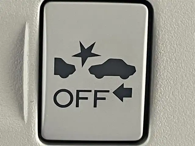 スバル フォレスター 2．0i－S アイサイト 道央・札幌 2014(平26)年 7.1万km クリスタルブラックシリカ ・４WD/・パナソニックナビゲーション/　ＣＤ／ＤＶＤ／フルセグ／ｉＰｏｄ／ＵＳＢ/・ＥＴＣ/・社外前後録画ドライブレコーダー/・バックカメラ/・アイサイト/・レーダークルーズコンロール/・横滑り防止装置/・前後コーナーセンサー/・レーンキープアシスト/・X-MODE/・前席パワーシート/・前席シートヒーター/・パドルシフト/・オートライト/・HIDヘッドライト/・フロントフォグライト/・スマートキー/・プッシュスタート/・エンジンスターター/・スペアキー1本/・純正フロアマット/・社外AW17インチ/・純正AW＋夏タイヤ積込/・ドアバイザー/・保証書あり/・取説あり