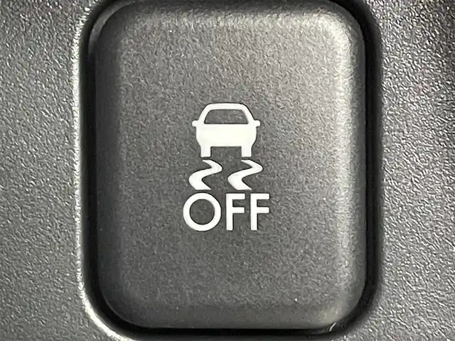 スバル フォレスター 2．0i－S アイサイト 道央・札幌 2014(平26)年 7.1万km クリスタルブラックシリカ ・４WD/・パナソニックナビゲーション/　ＣＤ／ＤＶＤ／フルセグ／ｉＰｏｄ／ＵＳＢ/・ＥＴＣ/・社外前後録画ドライブレコーダー/・バックカメラ/・アイサイト/・レーダークルーズコンロール/・横滑り防止装置/・前後コーナーセンサー/・レーンキープアシスト/・X-MODE/・前席パワーシート/・前席シートヒーター/・パドルシフト/・オートライト/・HIDヘッドライト/・フロントフォグライト/・スマートキー/・プッシュスタート/・エンジンスターター/・スペアキー1本/・純正フロアマット/・社外AW17インチ/・純正AW＋夏タイヤ積込/・ドアバイザー/・保証書あり/・取説あり