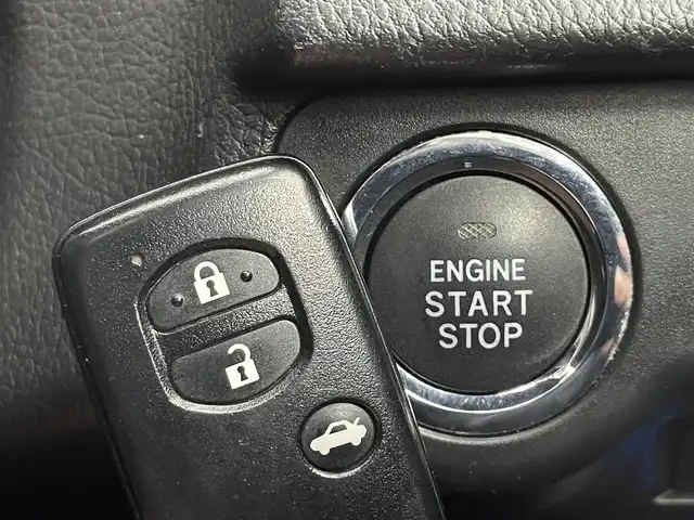 スバル フォレスター 2．0i－S アイサイト 道央・札幌 2014(平26)年 7.1万km クリスタルブラックシリカ ・４WD/・パナソニックナビゲーション/　ＣＤ／ＤＶＤ／フルセグ／ｉＰｏｄ／ＵＳＢ/・ＥＴＣ/・社外前後録画ドライブレコーダー/・バックカメラ/・アイサイト/・レーダークルーズコンロール/・横滑り防止装置/・前後コーナーセンサー/・レーンキープアシスト/・X-MODE/・前席パワーシート/・前席シートヒーター/・パドルシフト/・オートライト/・HIDヘッドライト/・フロントフォグライト/・スマートキー/・プッシュスタート/・エンジンスターター/・スペアキー1本/・純正フロアマット/・社外AW17インチ/・純正AW＋夏タイヤ積込/・ドアバイザー/・保証書あり/・取説あり