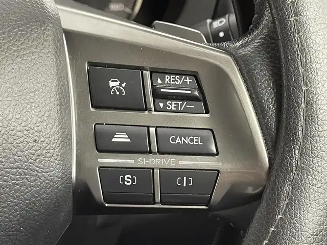 スバル フォレスター 2．0i－S アイサイト 道央・札幌 2014(平26)年 7.1万km クリスタルブラックシリカ ・４WD/・パナソニックナビゲーション/　ＣＤ／ＤＶＤ／フルセグ／ｉＰｏｄ／ＵＳＢ/・ＥＴＣ/・社外前後録画ドライブレコーダー/・バックカメラ/・アイサイト/・レーダークルーズコンロール/・横滑り防止装置/・前後コーナーセンサー/・レーンキープアシスト/・X-MODE/・前席パワーシート/・前席シートヒーター/・パドルシフト/・オートライト/・HIDヘッドライト/・フロントフォグライト/・スマートキー/・プッシュスタート/・エンジンスターター/・スペアキー1本/・純正フロアマット/・社外AW17インチ/・純正AW＋夏タイヤ積込/・ドアバイザー/・保証書あり/・取説あり