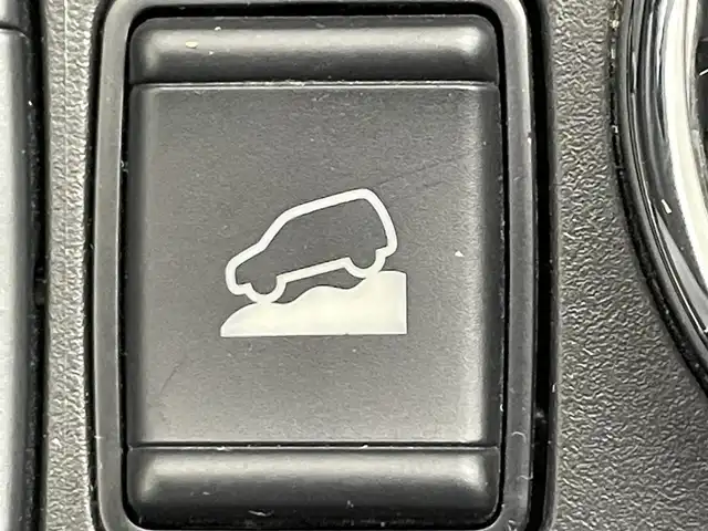 日産 エクストレイル モード・プレミア 道央・札幌 2017(平29)年 6.1万km プレミアムコロナオレンジ ・４WD/・純正SDナビゲーション/　CD/DVD/フルセグ/BT/USB/AUX/・純正ドライブレコーダー前方録画/・ビルトインETC/・アラウンドビューモニター/・エマージェンシーブレーキ/・プロパイロット/・オートブレーキホールド/・インテリジェントルームミラー/・レーダークルーズコントロール/・レザーシート/・全席シートヒーター/・横滑り防止装置/・前後コーナーセンサー/・レーンキープアシスト/・オートライト/・ダウンヒルアシストコントロール/・LEDヘッドライト/・フロントフォグランプ/・純正フロアマット/・スマートキー/・プッシュスタート/・スペアキー１本/・ルーフレール/・オーテックAW１９インチ/・TVキット/・アルパインツィーター/・保証書付き/・取説付き