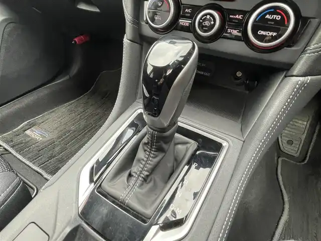 スバル インプレッサ スポーツ 2．0i－L アイサイト 滋賀県 2017(平29)年 7.8万km クォーツブルーP 純正8インチナビ/Bluetooth/CD/DVD/フルセグTV/４WD/バック/サイドカメラ/追従クルーズコントロール/LEDヘッドライト/ステアリングリモコン/純正17インチアルミホイール/パドルシフト/オートライト/プッシュスタート/スマートキー