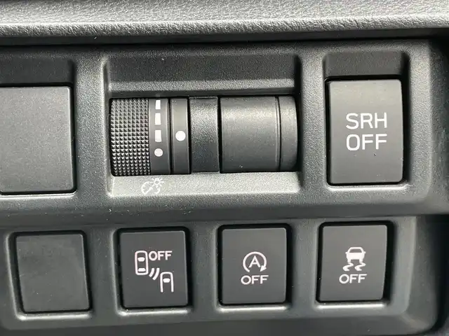 スバル インプレッサ スポーツ 2．0i－L アイサイト 滋賀県 2017(平29)年 7.8万km クォーツブルーP 純正8インチナビ/Bluetooth/CD/DVD/フルセグTV/４WD/バック/サイドカメラ/追従クルーズコントロール/LEDヘッドライト/ステアリングリモコン/純正17インチアルミホイール/パドルシフト/オートライト/プッシュスタート/スマートキー