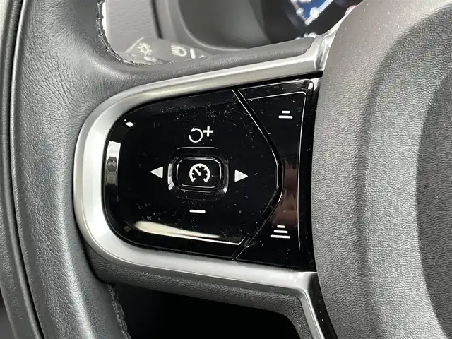 ボルボ ＸＣ９０ D5 AWD インスクリプション 青森県 2019(令1)年 1.9万km オニキスブラックP 衝突回避.被害軽減ブレーキ/４WD/レーンキーピング/パークアシスト/クロストラフィックアラート/車間警告/ヘッドアップディスプレイ/ブラインドスポットインフォメーションシステム/アダクティブクルーズコントロール/純正メーカーナビゲーション/CD/USB/Bluetooth/iPod/フルセグTV/AppleCarPlay/AndroidAuto/全方位カメラ/本革シート/シートヒーター/エアシート/マッサージ/WAC/haman/kardonサウンド/前後ドライブレコーダー/ETC/ステアリングヒーター/パワーシート/パワーバックドア/LEDヘッドライト/電格ミラー/純正フロアマット/純正20インチアルミホイール