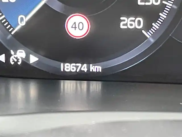 ボルボ ＸＣ９０ D5 AWD インスクリプション 青森県 2019(令1)年 1.9万km オニキスブラックP 衝突回避.被害軽減ブレーキ/４WD/レーンキーピング/パークアシスト/クロストラフィックアラート/車間警告/ヘッドアップディスプレイ/ブラインドスポットインフォメーションシステム/アダクティブクルーズコントロール/純正メーカーナビゲーション/CD/USB/Bluetooth/iPod/フルセグTV/AppleCarPlay/AndroidAuto/全方位カメラ/本革シート/シートヒーター/エアシート/マッサージ/WAC/haman/kardonサウンド/前後ドライブレコーダー/ETC/ステアリングヒーター/パワーシート/パワーバックドア/LEDヘッドライト/電格ミラー/純正フロアマット/純正20インチアルミホイール