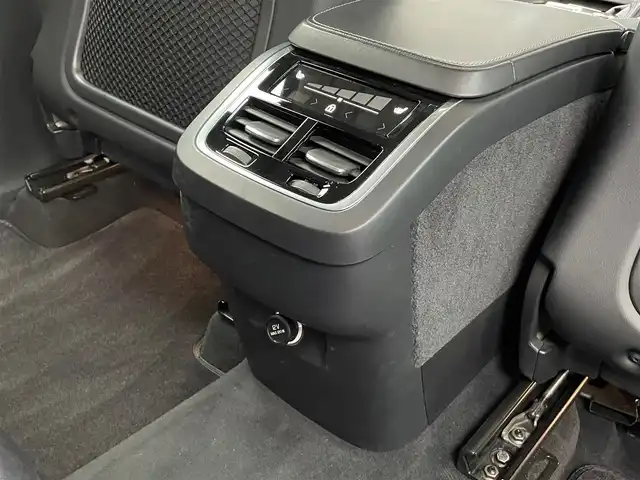 ボルボ ＸＣ９０ D5 AWD インスクリプション 青森県 2019(令1)年 1.9万km オニキスブラックP 衝突回避.被害軽減ブレーキ/４WD/レーンキーピング/パークアシスト/クロストラフィックアラート/車間警告/ヘッドアップディスプレイ/ブラインドスポットインフォメーションシステム/アダクティブクルーズコントロール/純正メーカーナビゲーション/CD/USB/Bluetooth/iPod/フルセグTV/AppleCarPlay/AndroidAuto/全方位カメラ/本革シート/シートヒーター/エアシート/マッサージ/WAC/haman/kardonサウンド/前後ドライブレコーダー/ETC/ステアリングヒーター/パワーシート/パワーバックドア/LEDヘッドライト/電格ミラー/純正フロアマット/純正20インチアルミホイール